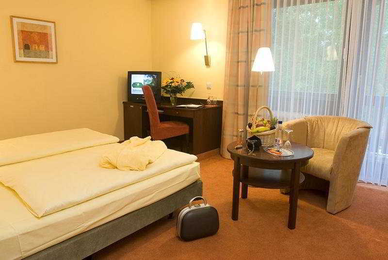 Parkhotel Frankfurt-Roedermark Родґау Екстер'єр фото
