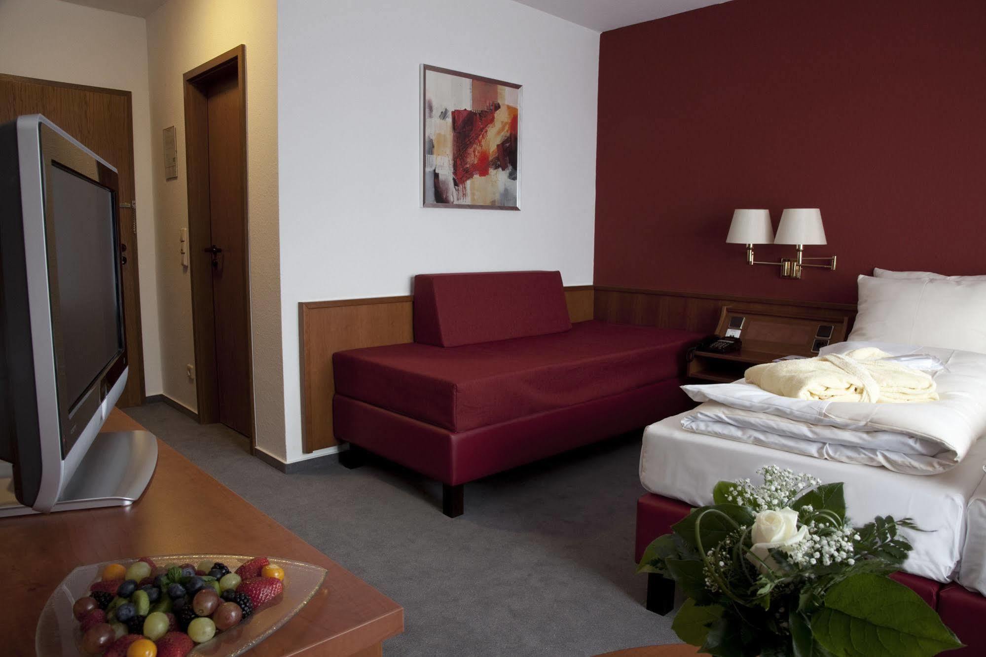 Parkhotel Frankfurt-Roedermark Родґау Екстер'єр фото